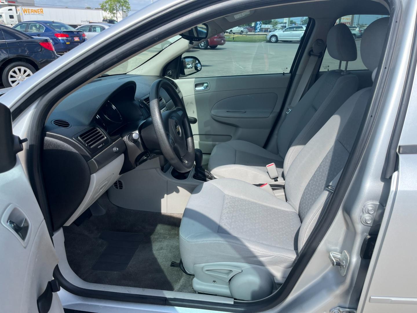 2009 SILVER /black Chevrolet Cobalt LS Sedan (1G1AS58H697) with an 2.2L L4 DOHC 16V engine, 4-Speed Automatic Overdrive transmission, located at 14700 Tomball Parkway 249, Houston, TX, 77086, (281) 444-2200, 29.928619, -95.504074 - Photo#8